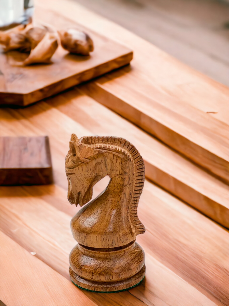 Leningrad Acacia Chess Pieces & Mahogany Box - Official Staunton™